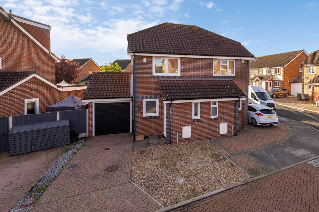 Mannock Road, Dartford, DA1 2 bed semidetached house for sale £350,000