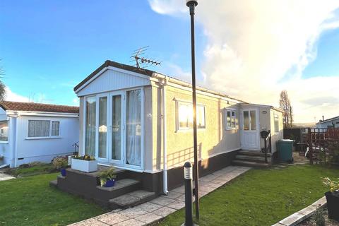 1 bedroom detached bungalow for sale - Folly Lane, East Cowes