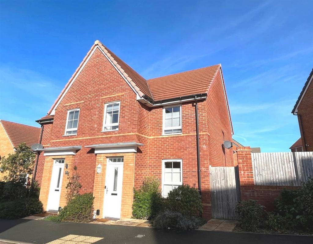 Albert Way, East Cowes 3 bed semidetached house £259,950