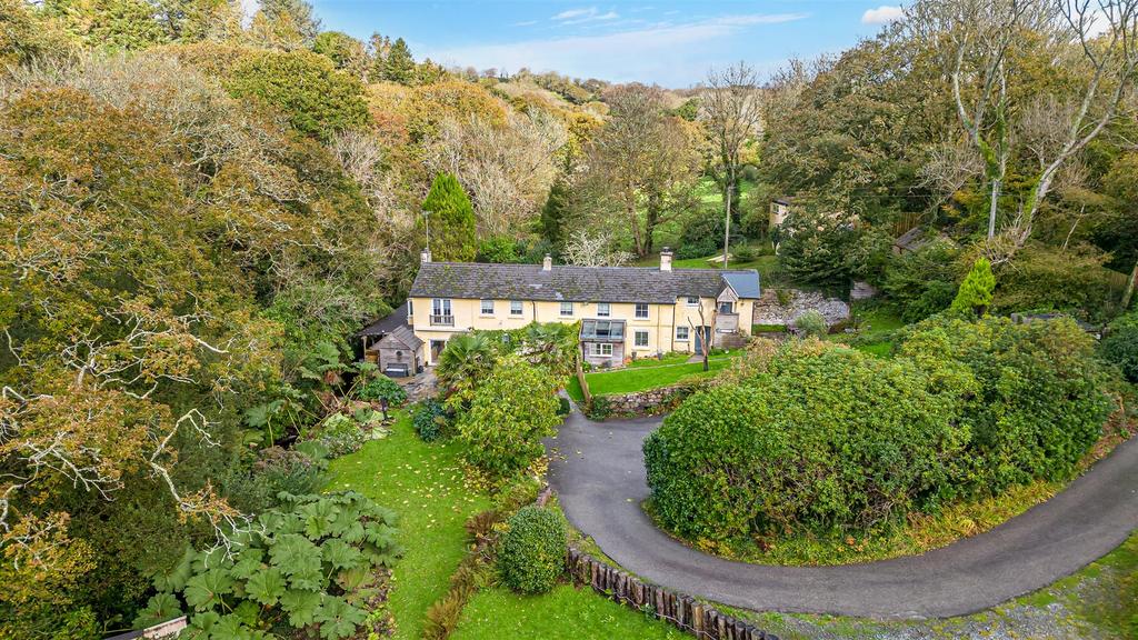 Mawnan Smith 5 bed detached house for sale £1,150,000