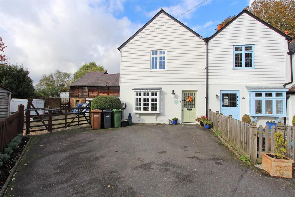 Banstead 3 bed semidetached house to rent £2,700 pcm (£623 pw)