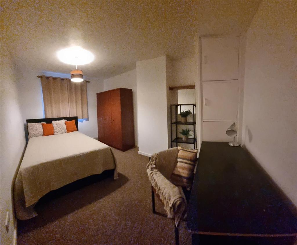 7 - Bedroom 1.jpg
