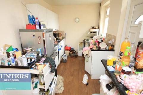 62 Beldon Lane, Bradford, BD7 4LF