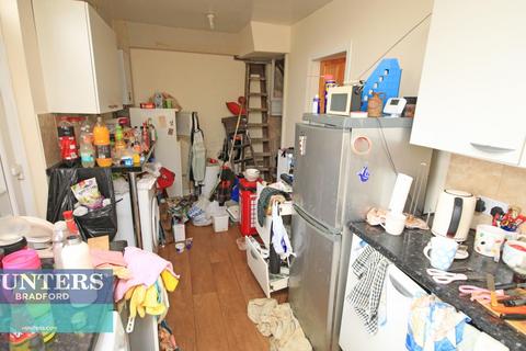 62 Beldon Lane, Bradford, BD7 4LF