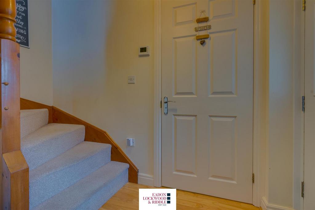 Lakeside Close, Sunnyside, Rotherham 3 bed detached house for sale £310,000