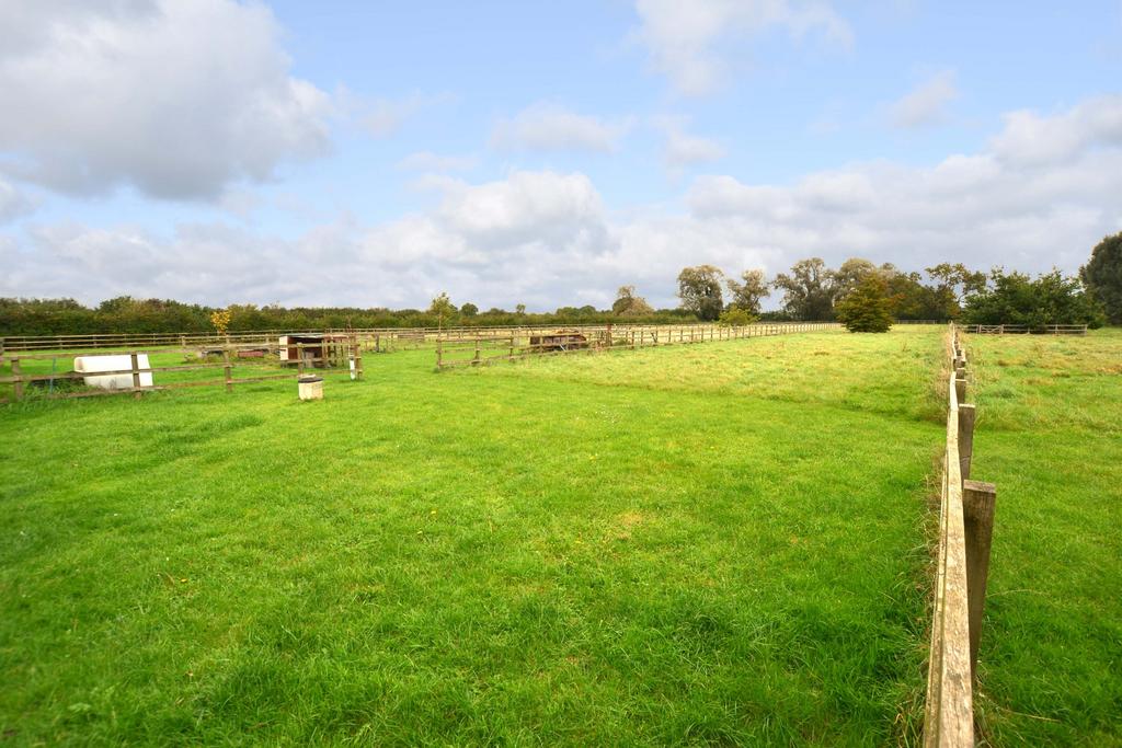 Swindon WILTSHIRE Land for sale £250,000