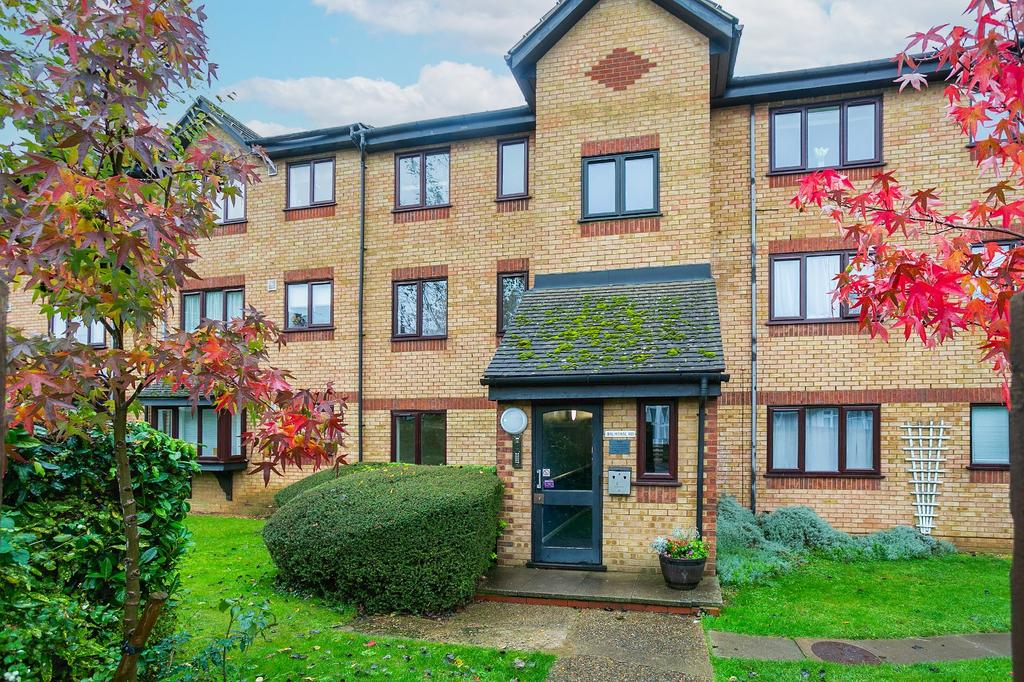 Balmoral Road, Watford, Hertfordshire, WD24 1 bed apartment for sale