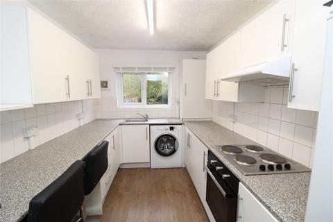 2 bedroom apartment to rent, Robin Hood Road, CM15