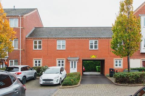 2 bedroom flat for sale, Verney Road, Banbury, OX16
