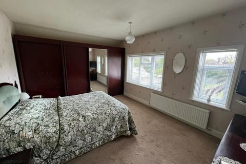3 bedroom detached house for sale, Blackwater,  Surrey,  GU17