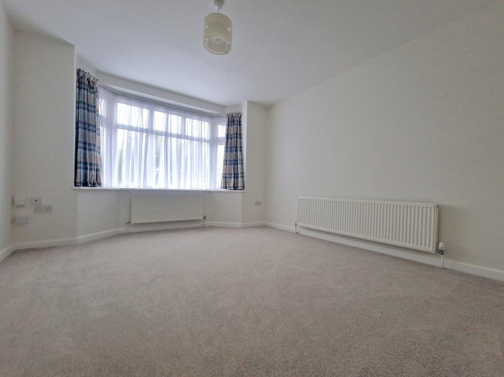 Hamble Lane, Bursledon, Southampton, Hampshire. SO31 8EL 2 bed detached