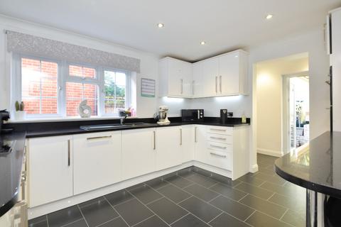 4 bedroom detached house for sale, Tile Lodge Road, Charing Heath