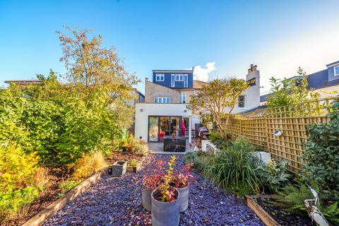 36 Queens Road, Teddington, TW11 0LR