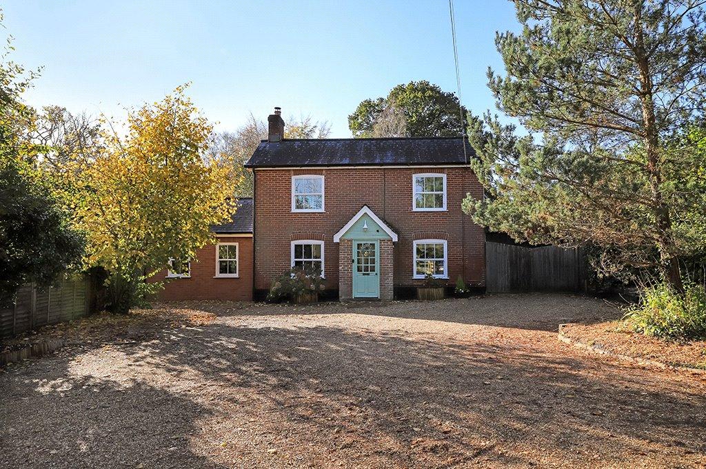 Salisbury Road, West Wellow, Romsey, Hampshire, SO51 3 bed detached