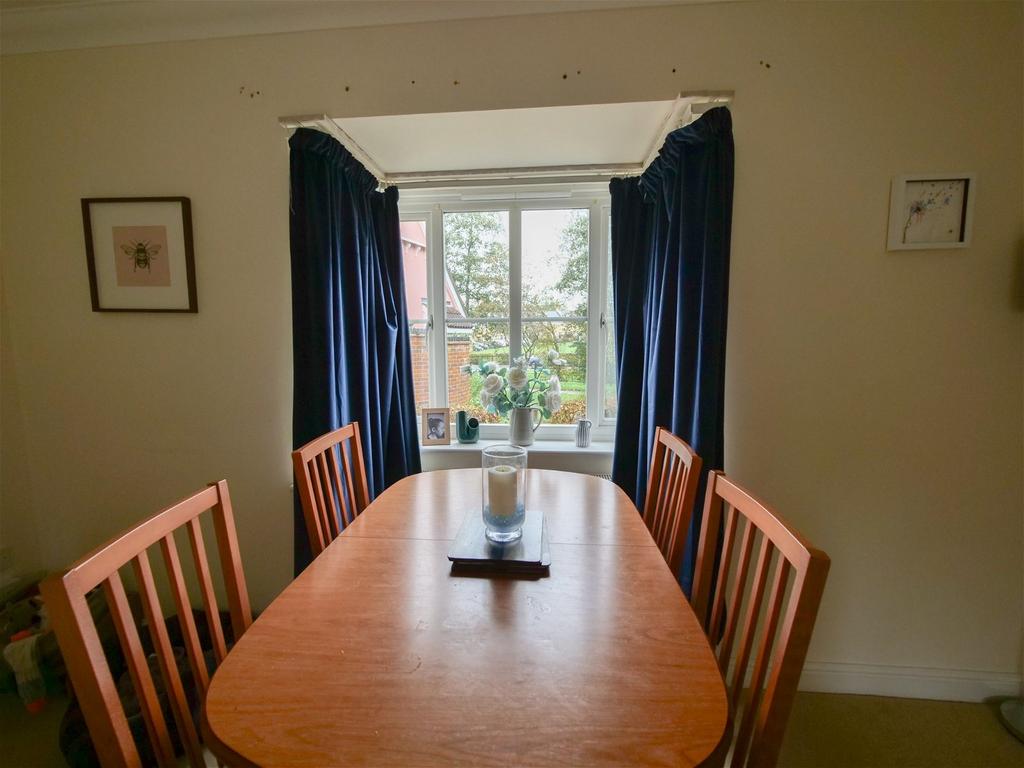 Castle Brooks, Framlingham, Suffolk 3 bed detached bungalow £350,000