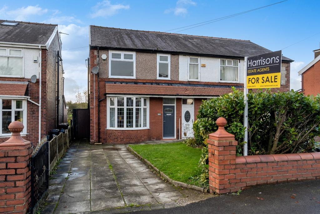 St. Helens Road, Bolton, Lancashire, BL5 3 bed semidetached house for