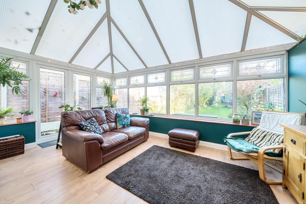 Ship Lane, Farnborough, GU14 3 bed semidetached house for sale £485,000