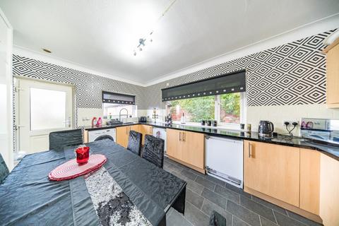 3 bedroom bungalow for sale - Stanley Crescent, Prescot, L34