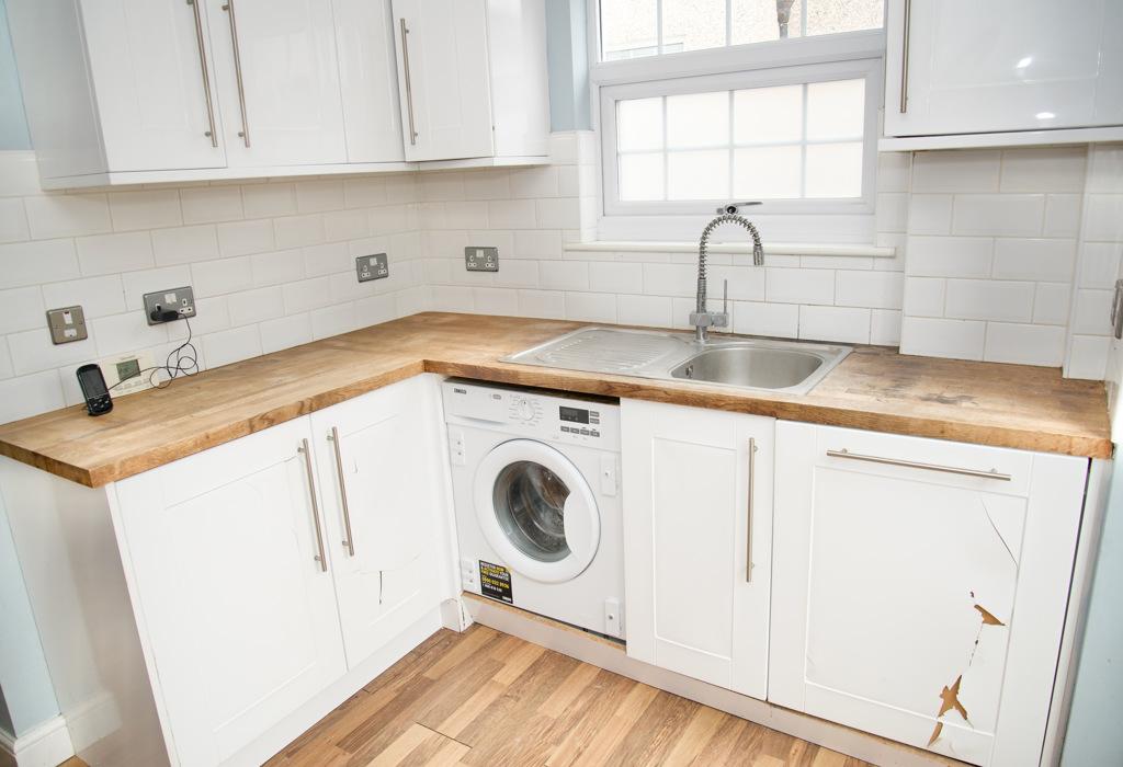 Wyncham Avenue, Sidcup, Kent 2 bed semidetached house for sale £460,000