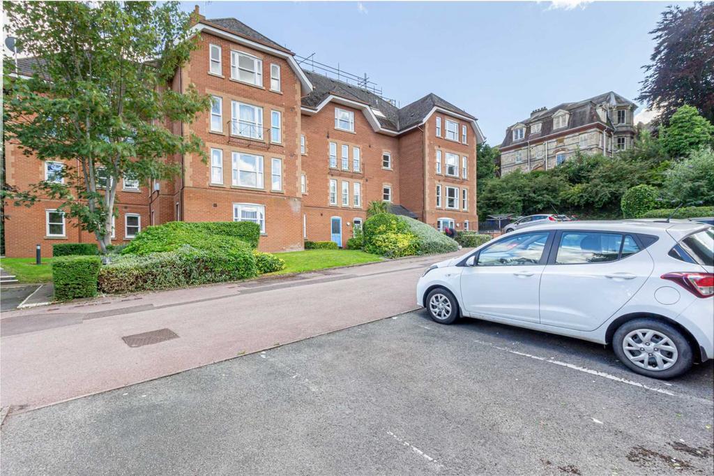 Worcester Road, Malvern 1 bed apartment to rent £650 pcm (£150 pw)