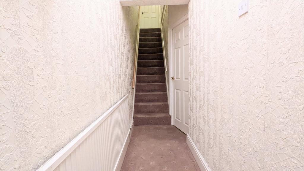 Liverpool Road, Skelmersdale WN8 2 bed terraced house for sale £170,000