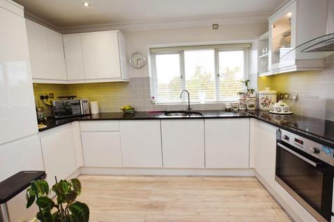 2 bedroom flat for sale, Ashley Road, Altrincham, Greater Manchester, WA14