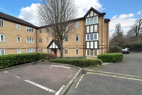 1 bedroom flat for sale, Britton Close, London, SE6