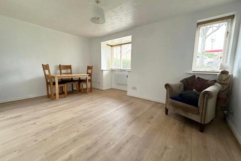 1 bedroom flat for sale, Britton Close, London, SE6