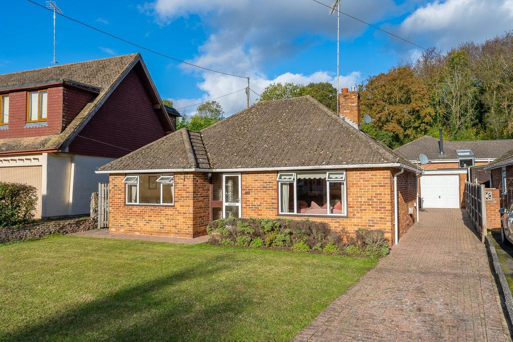 The Quarries, Boughton Monchelsea, Maidstone, ME17 3 bed bungalow for