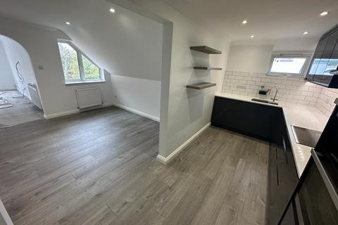 3 bedroom penthouse to rent, Richmond Wood Road, Bournemouth