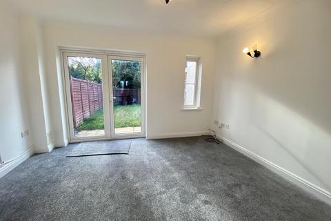 2 bedroom terraced house to rent, Holly Blue Close, Ipswich IP8