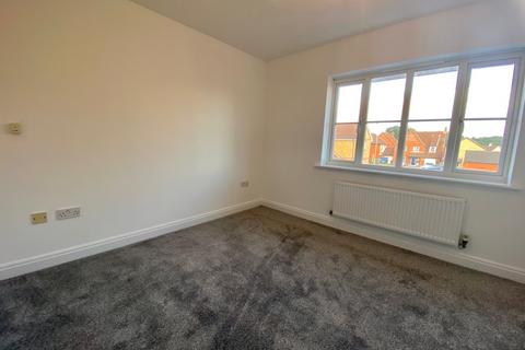 2 bedroom terraced house to rent, Holly Blue Close, Ipswich IP8