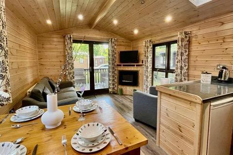 2 bedroom lodge for sale, Sandy Balls Holiday Village Pinelog Caboose Pinelodge, The New Forest SP6