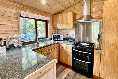 2 bedroom lodge for sale, Sandy Balls Holiday Village Pinelog Caboose Pinelodge, The New Forest SP6