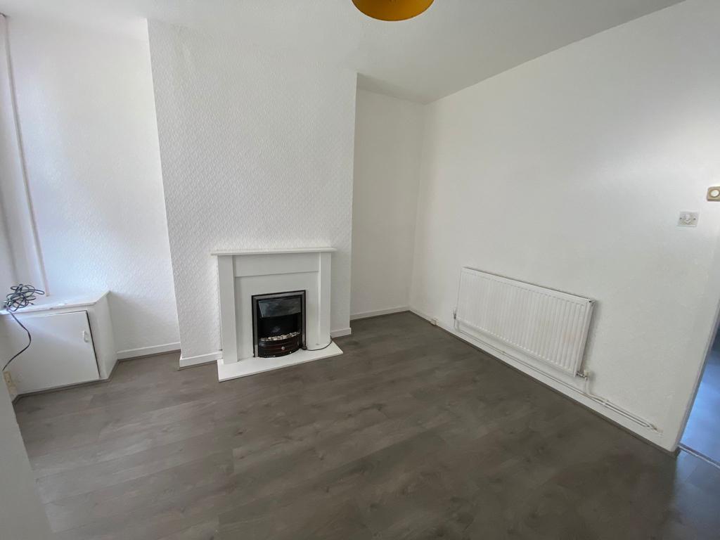 Laird Street, Birkenhead CH41 2 bed terraced house to rent £695 pcm