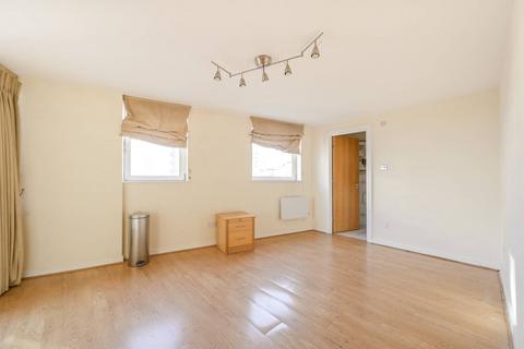 3 bedroom flat for sale, Basin Approach, Limehouse, London, E14