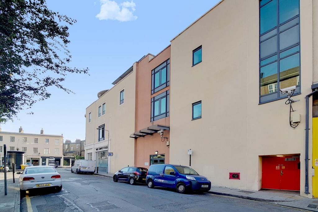 2 Exterior 2