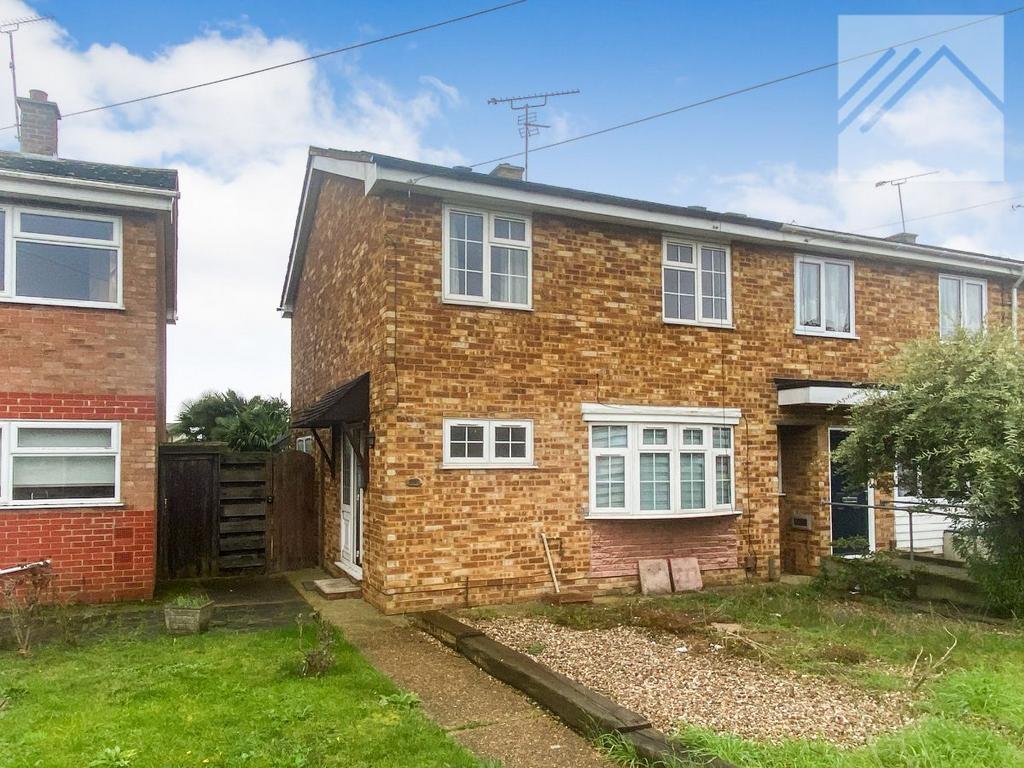 Lincoln Way, Canvey Island 3 bed terraced house for sale £270,000