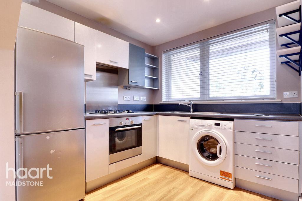 Clock House Rise, Maidstone 3 bed end of terrace house for sale £350,000