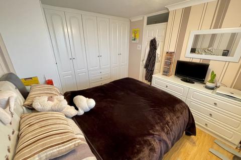 56 Buchanan Drive, Luton, LU2 0RT