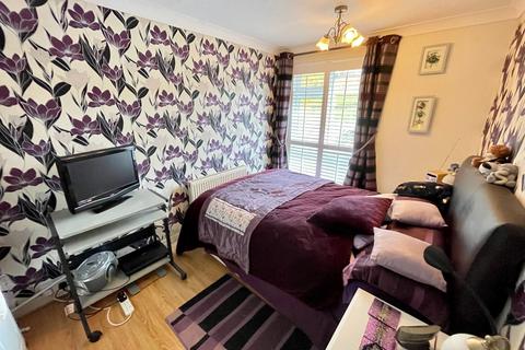 56 Buchanan Drive, Luton, LU2 0RT