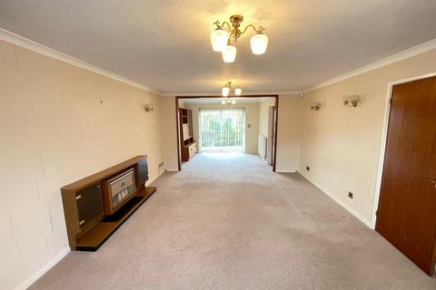 4 bedroom detached house to rent, Sunnycroft, High Wycombe