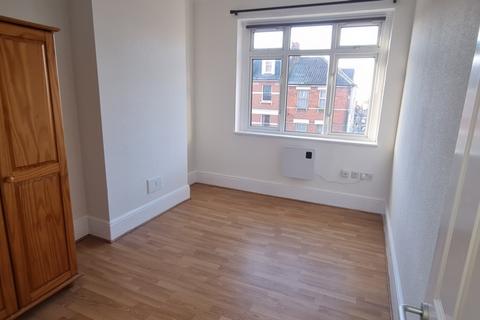 4 bedroom flat to rent - Gratton Terrace, London NW2