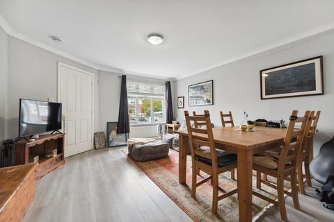 2 Cromer Gardens, Glasgow, G20 9JQ