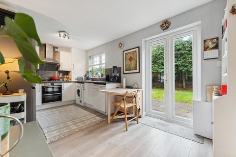 2 Cromer Gardens, Glasgow, G20 9JQ