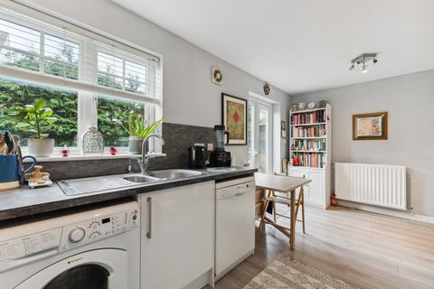 2 Cromer Gardens, Glasgow, G20 9JQ
