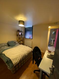 7 bedroom terraced house to rent, Dawlish Road, Birmingham B29