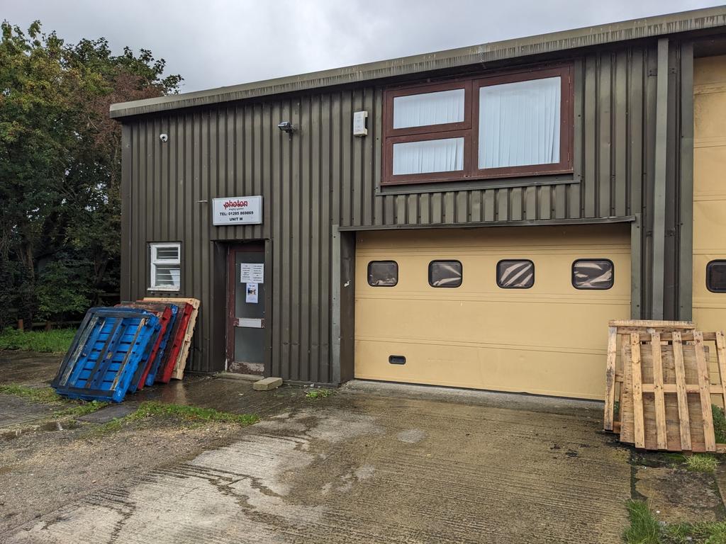 The Old Brickyard, Ashton Keynes Warehouse to rent £1,375 pcm (£317 pw)