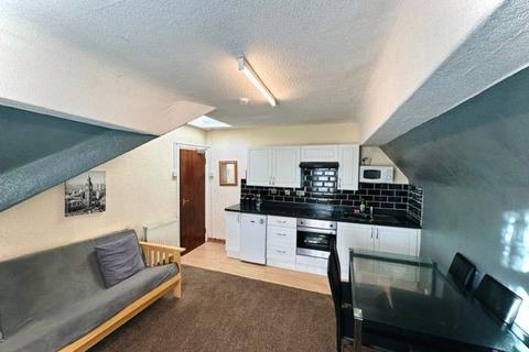 2 bedroom property for sale, Station Road, Blackpool, Lancashire, FY4 1EU
