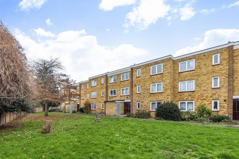 2 bedroom flat for sale, Grafton Close,  Whitton,  TW4